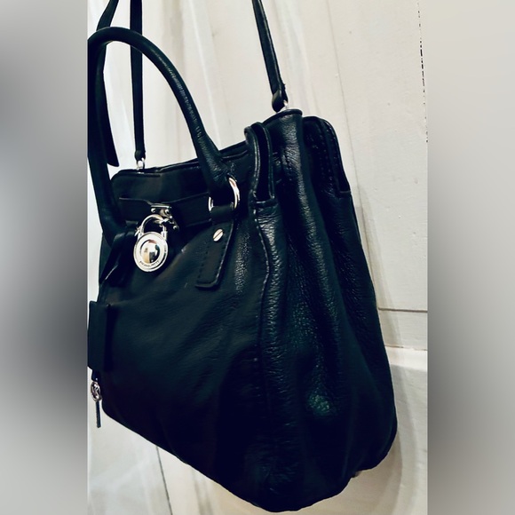 Michael Kors Hamilton, soft black leather bag, medium w working lock & key - Picture 1 of 7